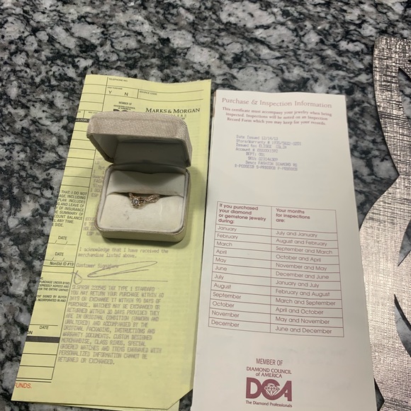 Marks & Morgan Jeweler’s “ Fashion Diamond RG” - Picture 2 of 6